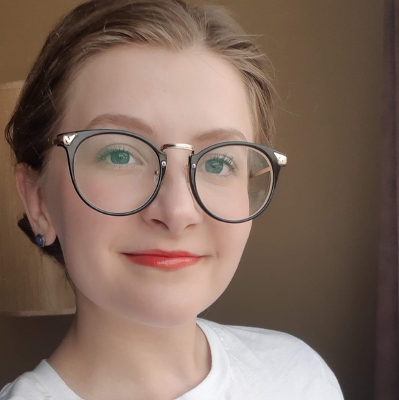 Meet your Posher, Catherine - Picture 1 of 1